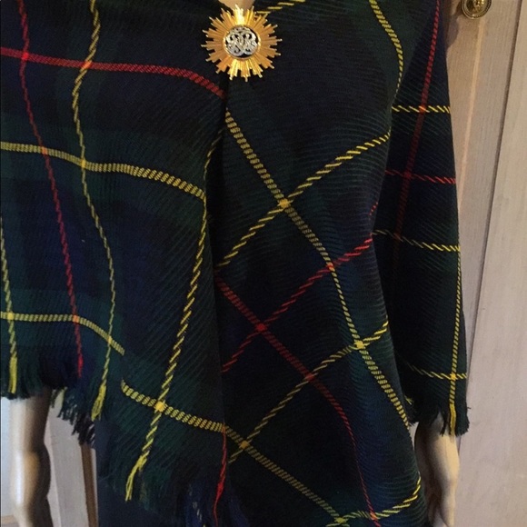 JH Collectibles Pure Wool Plaid Shawl - Picture 2 of 6